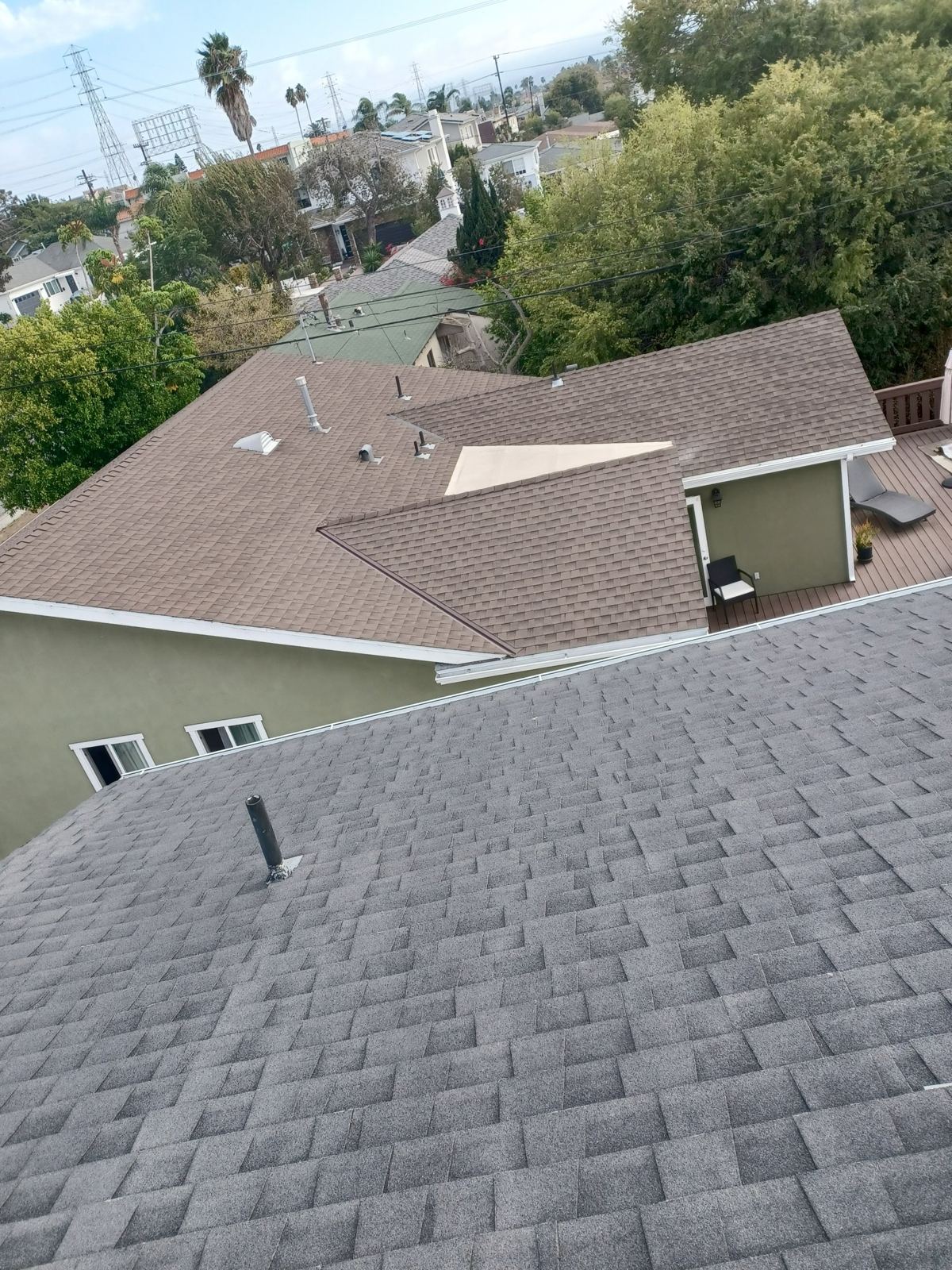 New asphalt shingle roof in Los Angeles