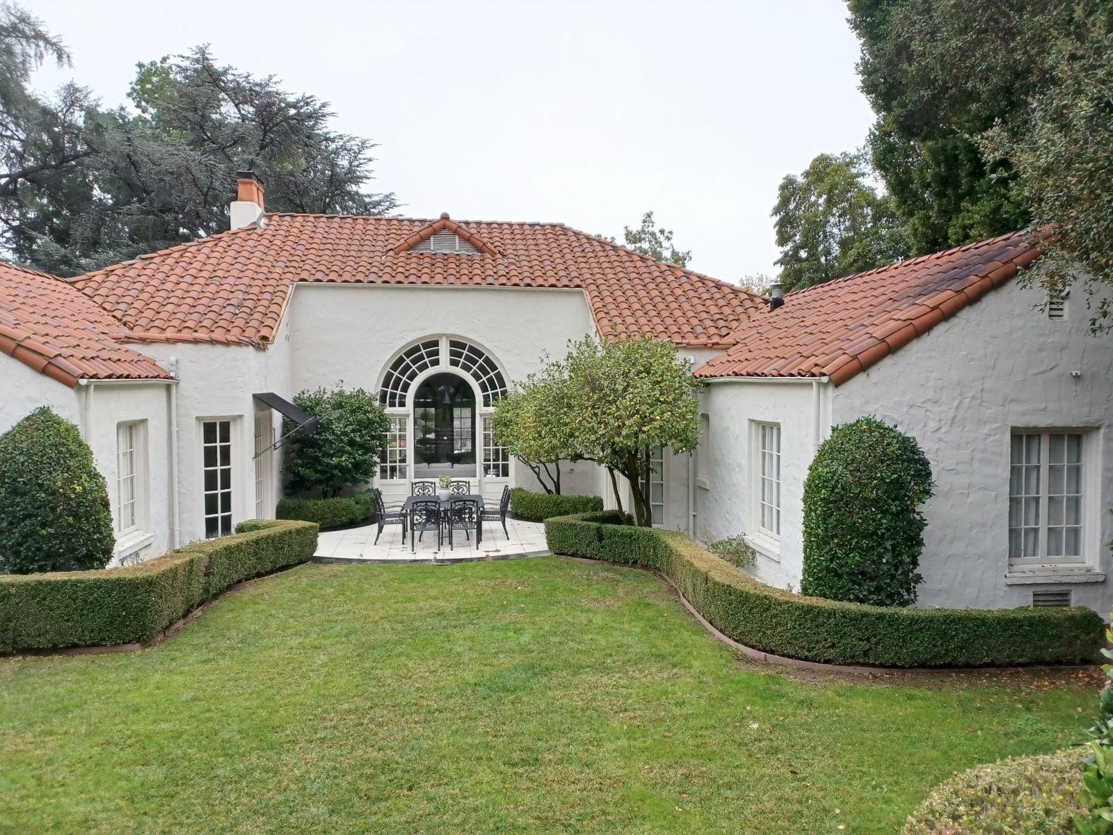 Spanish clay tile roof on a Los Angeles home